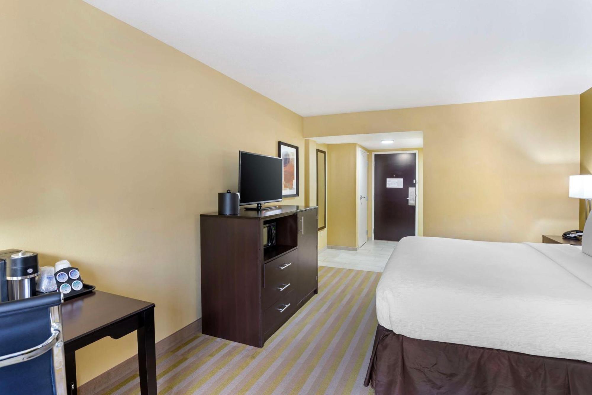 Best Western Plus Thornburg Inn & Suites Zewnętrze zdjęcie
