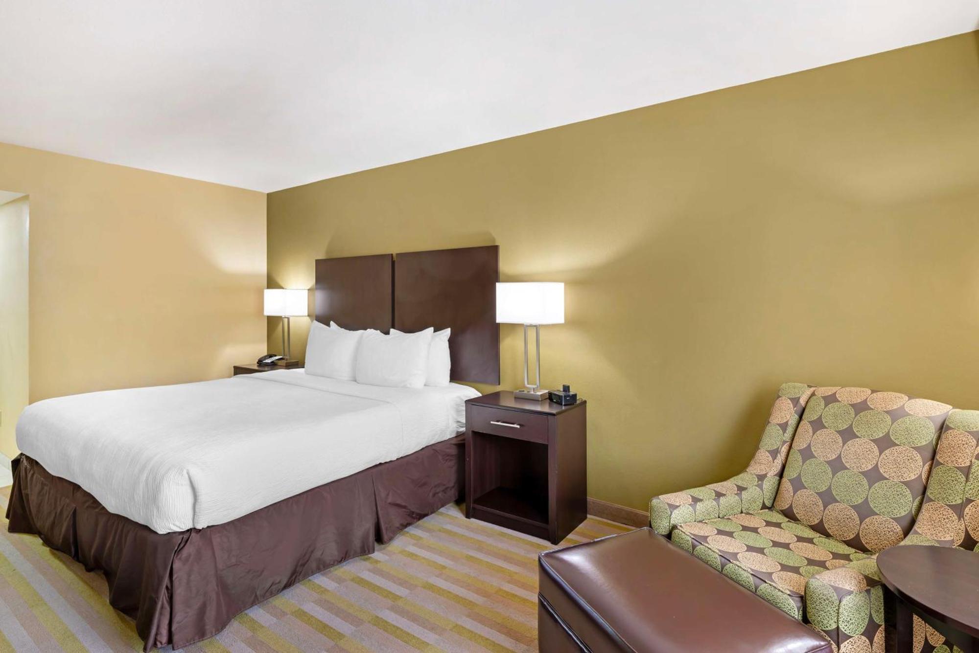 Best Western Plus Thornburg Inn & Suites Zewnętrze zdjęcie