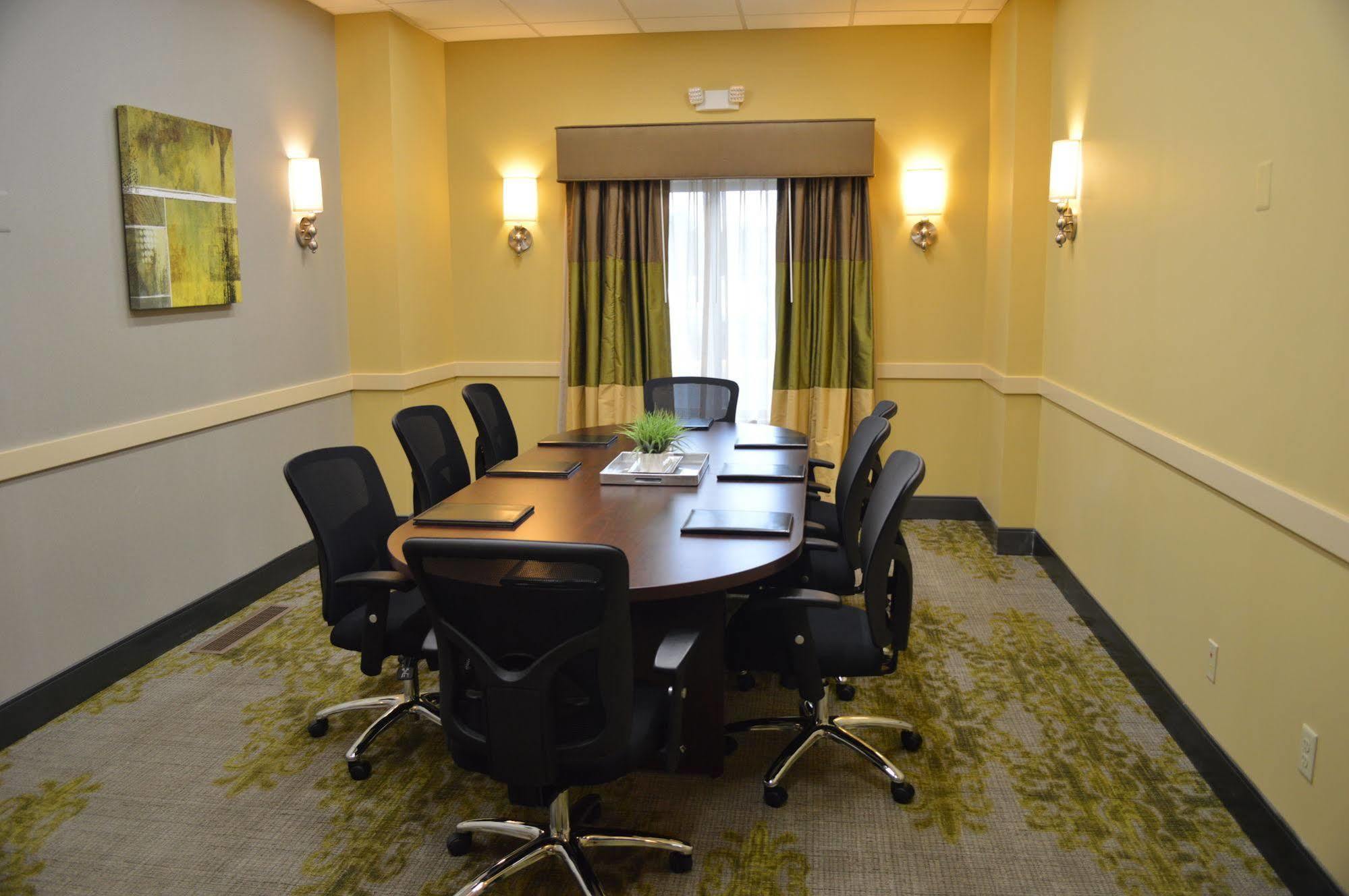 Best Western Plus Thornburg Inn & Suites Zewnętrze zdjęcie
